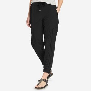 Joggers Women’s Eddie Bauer size 4 NEW